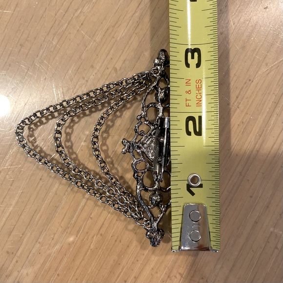 EUC vintage antique inspired silver metal pin brooch w/ rhinestones /faux pearls - Picture 6 of 6